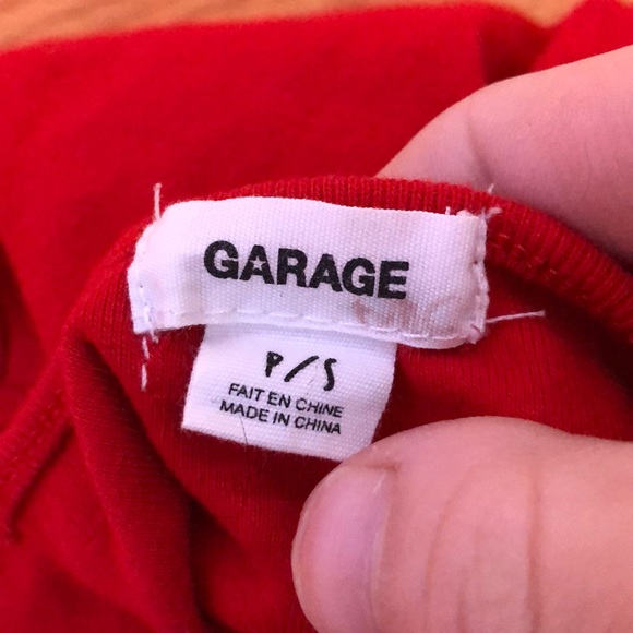 Red tank top - Picture 3 of 4